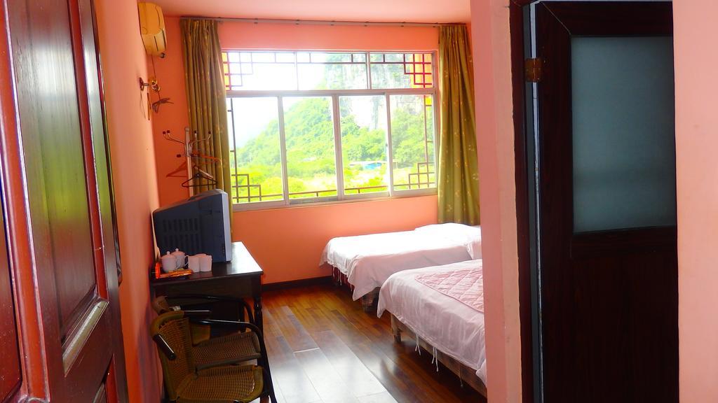 Yangshuo Moon Resort Hotel Guilin Room photo