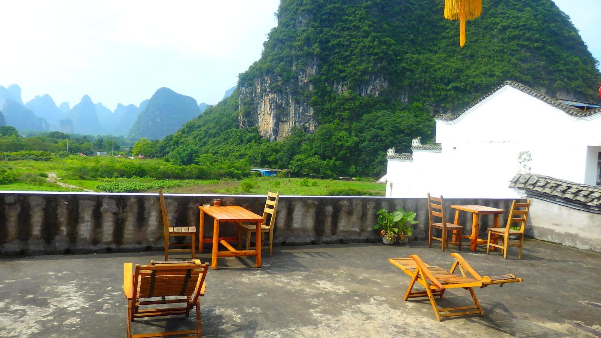 Yangshuo Moon Resort Hotel Guilin Room photo